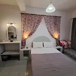 Irineos Apartment *
