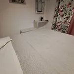 Irineos Apartment *