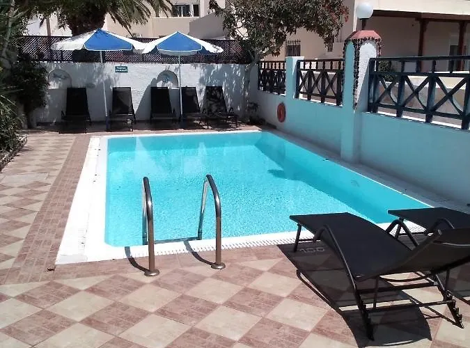 伊利内奥斯一室公寓酒店