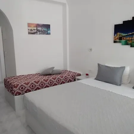 Irineos Lägenhet Perissa (Santorini)