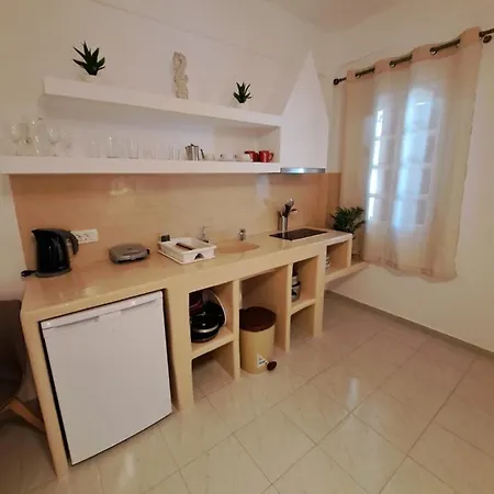 Irineos 아파트 페리사