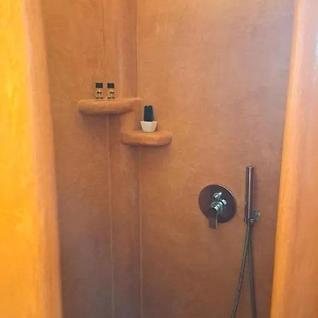 Irineos 아파트 페리사