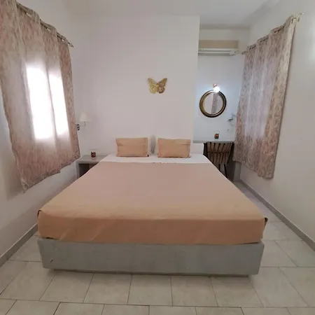 Irineos * Perissa (Santorini)