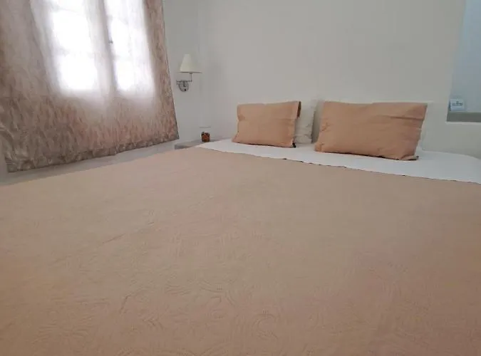 Apartament Irineos Perissa (Santorini)