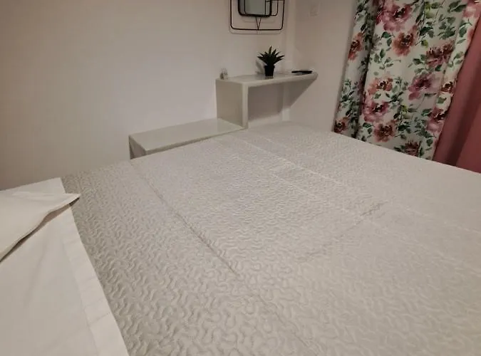 Irineos Appartement *