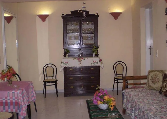 Irineos Appartement *