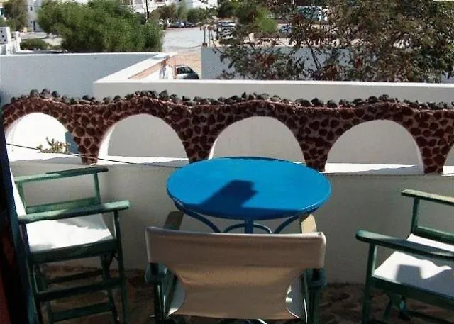 Irineos Appartement Períssa