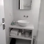 Irineos Apartament *