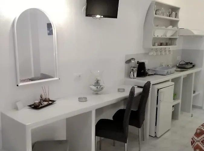 Irineos Perissa (Santorini)